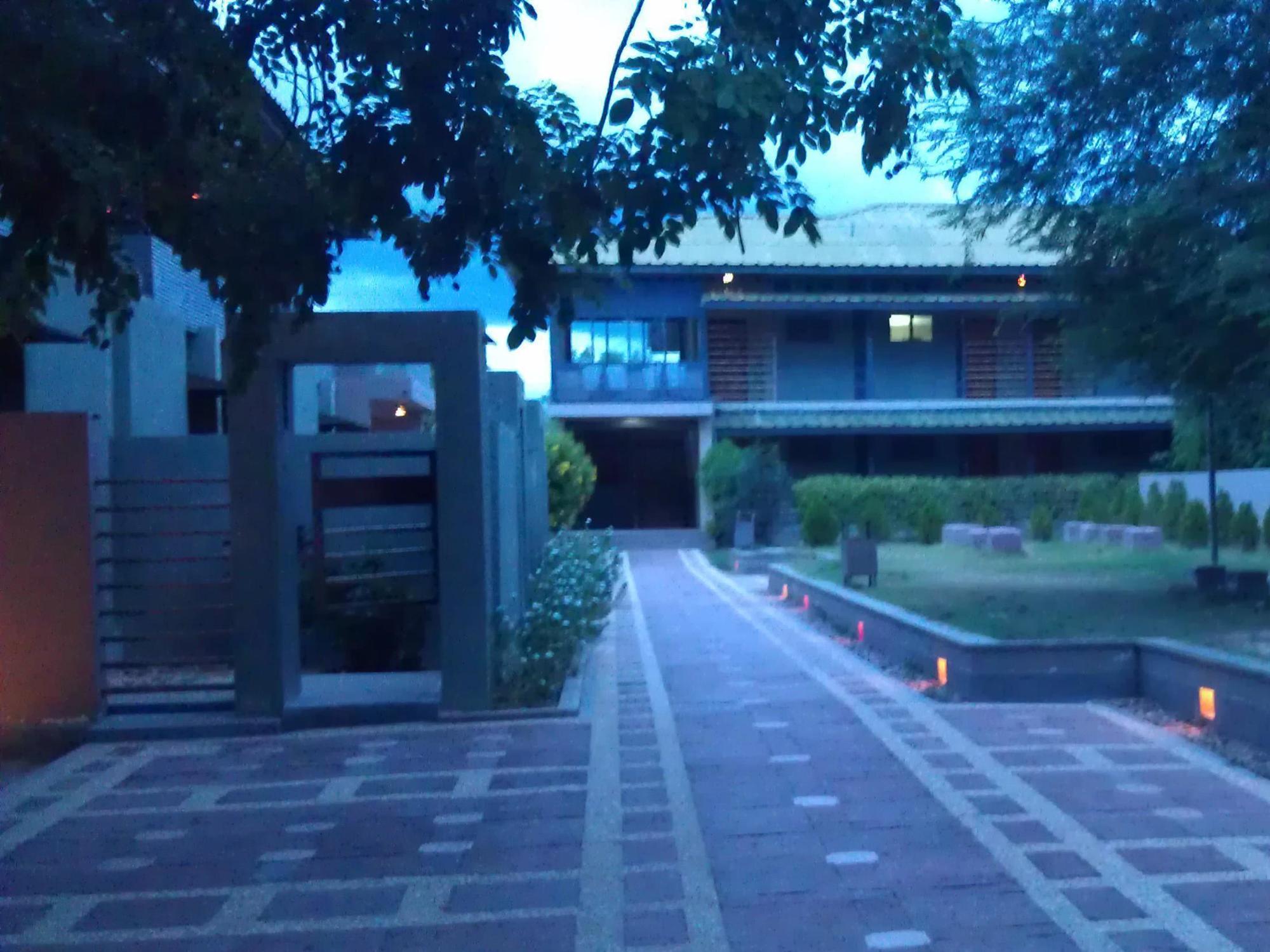 Kumudara Hotel Bagan Exterior photo